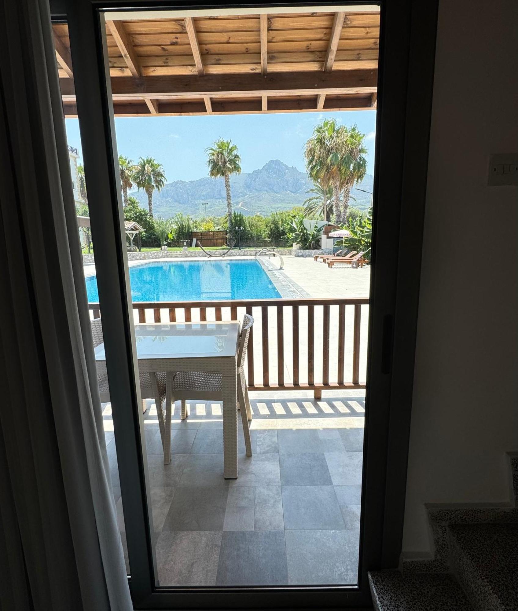 The Horse Farm Hotel Agios Georgios  Dış mekan fotoğraf