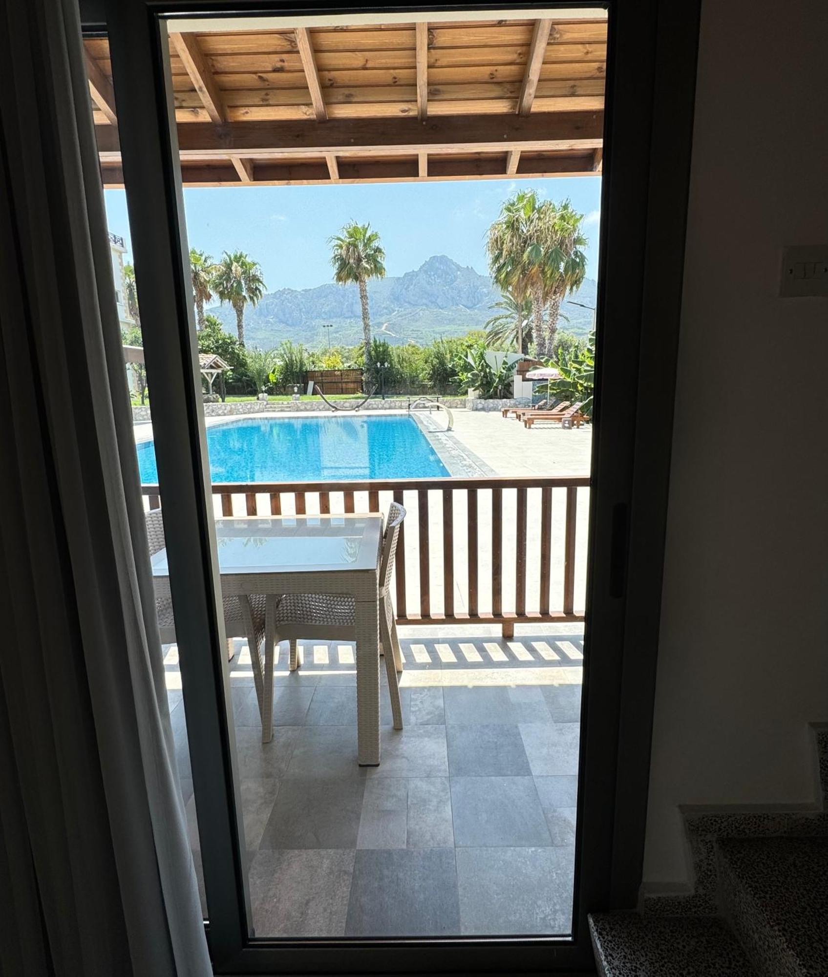 The Horse Farm Hotel Agios Georgios  Dış mekan fotoğraf