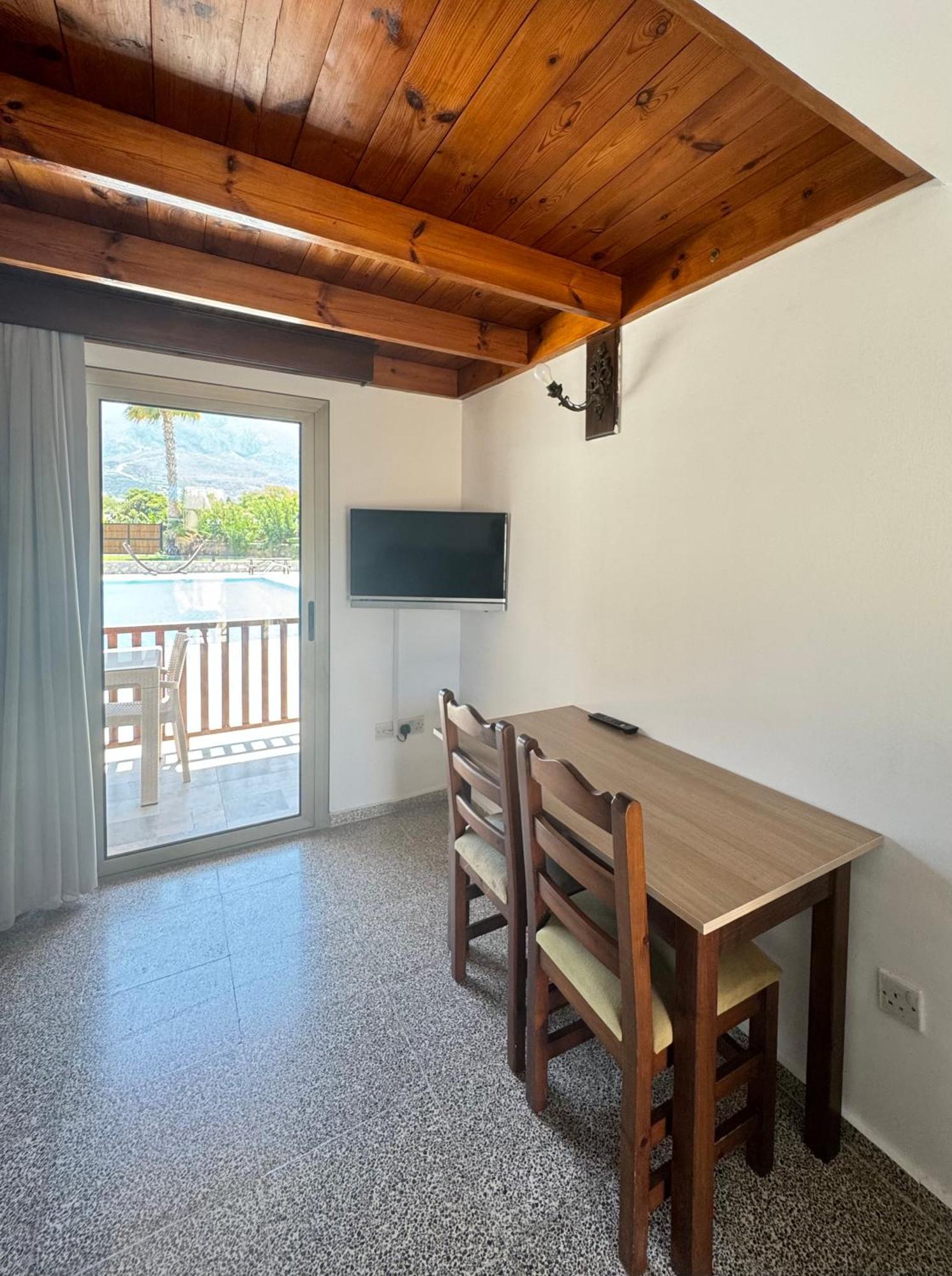 The Horse Farm Hotel Agios Georgios  Dış mekan fotoğraf