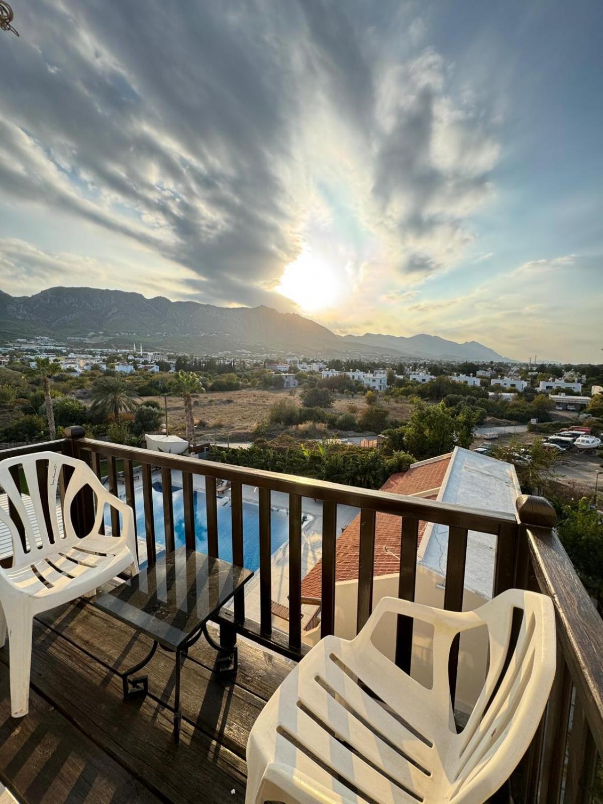 The Horse Farm Hotel Agios Georgios  Dış mekan fotoğraf