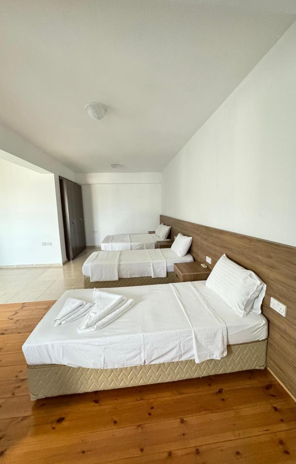 The Horse Farm Hotel Agios Georgios  Dış mekan fotoğraf